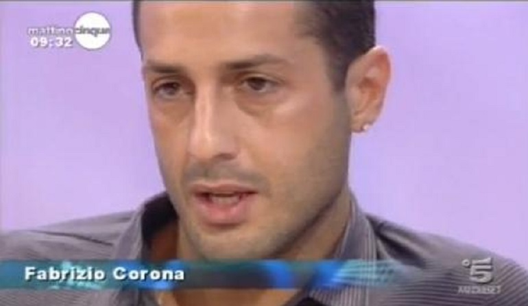Fabrizio Corona confessa: "Per fare l'amore ho bisogno delle sostanze"