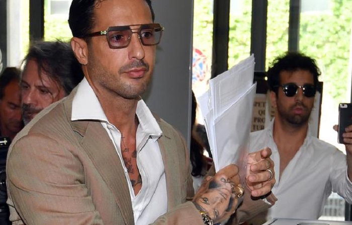 Fabrizio Corona in aula: "Io conosco la legge. La pg non ha capito un c..." (foto Ansa)