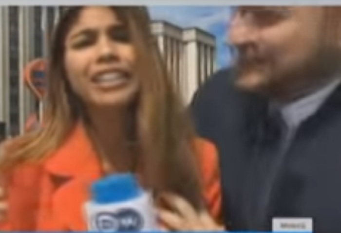 YOUTUBE Julieth Gonzalez Theran, giornalista palpeggiata in diretta tv ai Mondiali