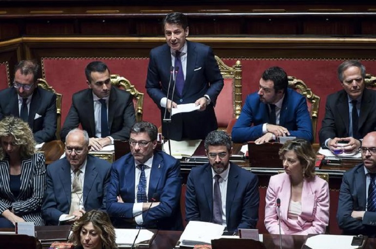 Senato, Conte ottiene la fiducia con 171 sì. 117 i contrari e 25 gli astenuti (foto Ansa)