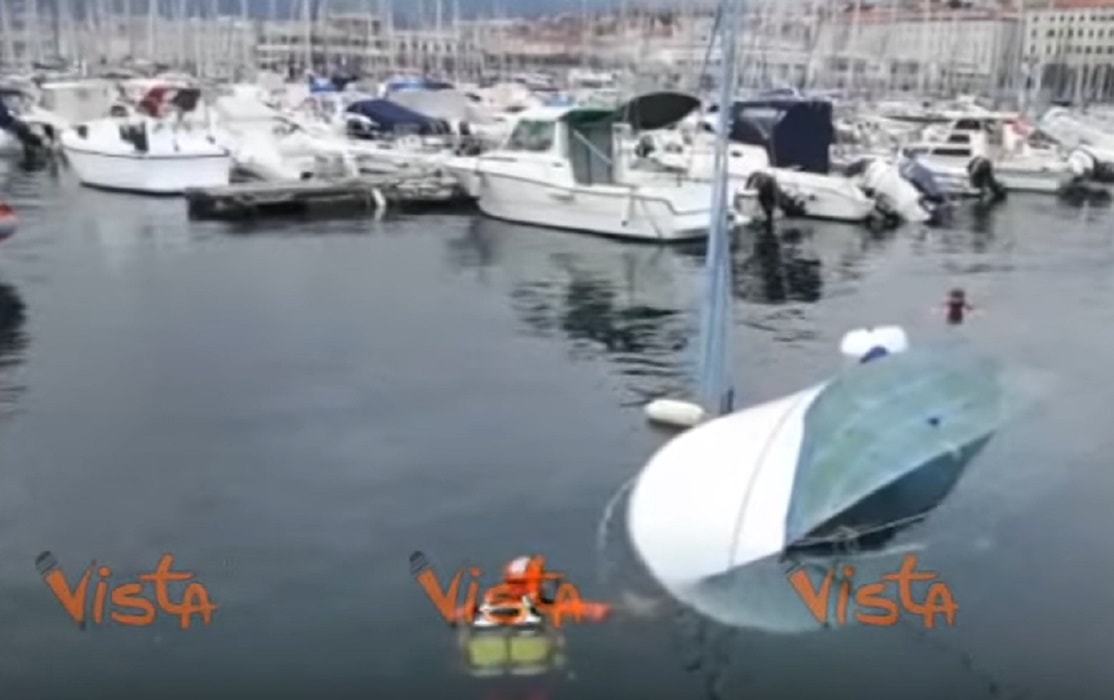Trieste imbarcazione affonda nel porto