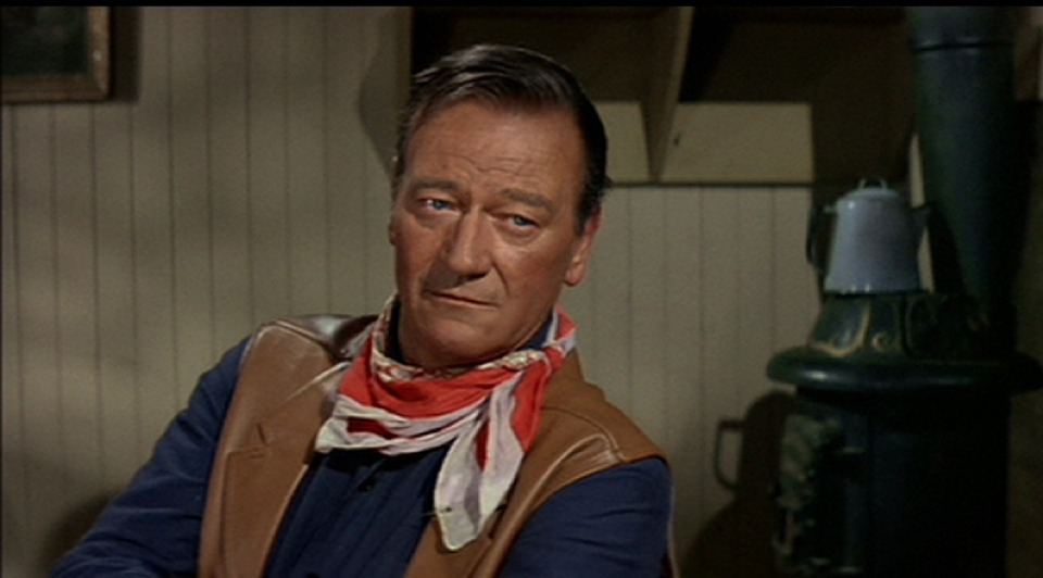 Bibione, turista polacco occupa l'ombrellone: "Mi chiamo John Wayne e non pago". I vigili lo arrestano