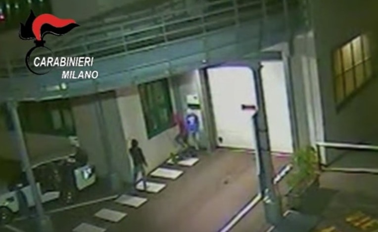 YOUTUBE Furti alle concessionarie: sgominata gang di ladri di auto di lusso