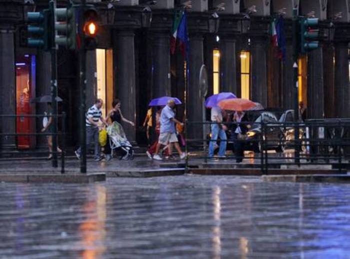 Previsioni meteo: torna il maltempo al Centro. Allerta Protezione civile