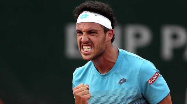 Marco Cecchinato dopo l'impresa con Djokovic: "Rivedo in continuazione l’ultima risposta del match" (foto Ansa)