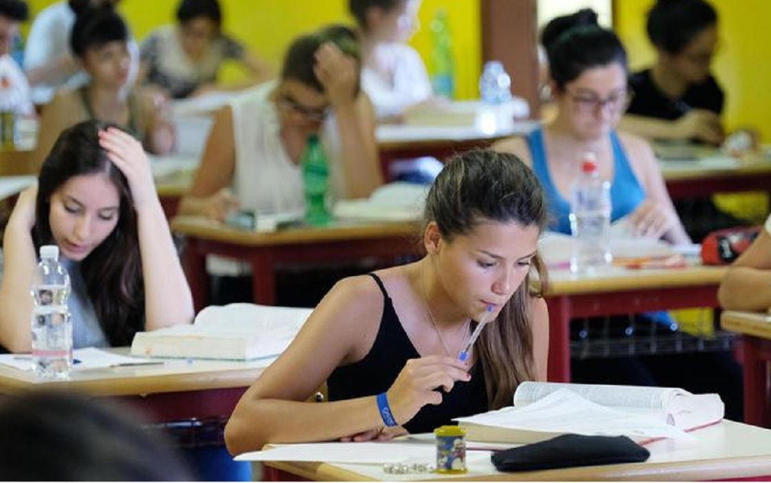 maturità, foto durante esame