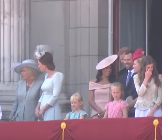 Meghan Markle alla parata per la Regina rompe il protocollo