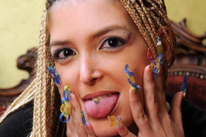Naika Satta, la nail artist muore in un incidente stradale a Sanluri Stato