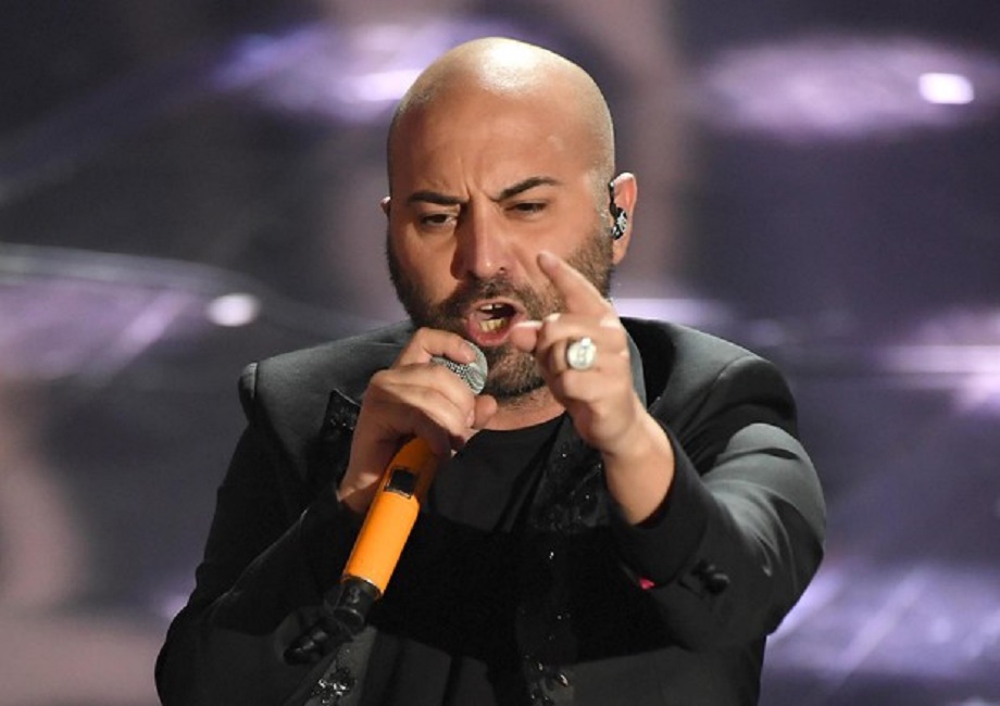 Negramaro a San Siro, il tour comincia con problemi di audio. I fan sul web: "Indecoroso"