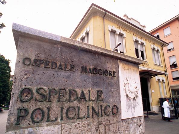 Spina bifida, intervento record a Milano: operati due feti in utero