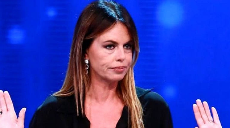 Paola Perego ricorda Fabrizio Frizzi: "Mi disse: se ce la faccio io, ce la puoi fare anche tu"