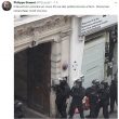 Parigi, uomo tiene due persone in ostaggio4