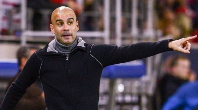 Yaya Touré si scaglia contro Guardiola: "Fa finta di non avere problemi con i giocatori di colore" (foto Ansa)