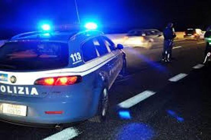 Perugia: brasiliano accoltella connazionale per rapinarlo, poi aggredisce la polizia
