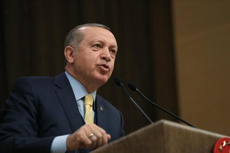 Erdogan "malato di tumore". Le voci sul presidente turco e i rischi alle elezioni