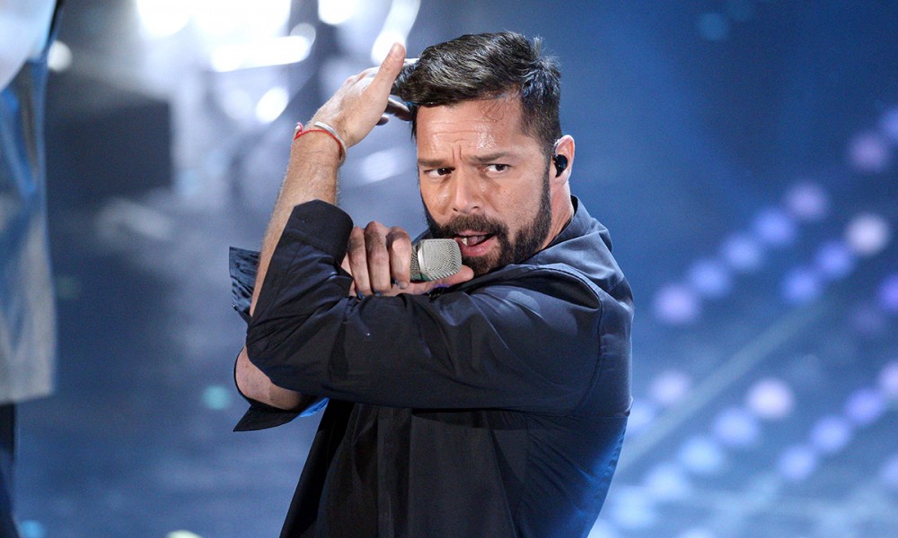 Ricky Martin: "Vorrei che i miei figli fossero gay". Bufera sul cantante