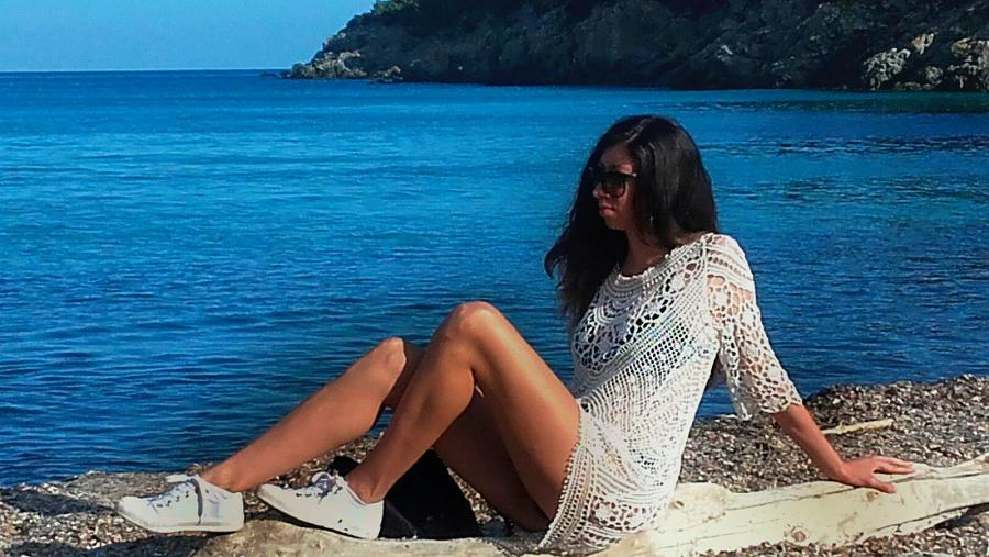 Roberta Frassi muore a 30 anni sulla spiaggia dell'Elba dopo un tuffo