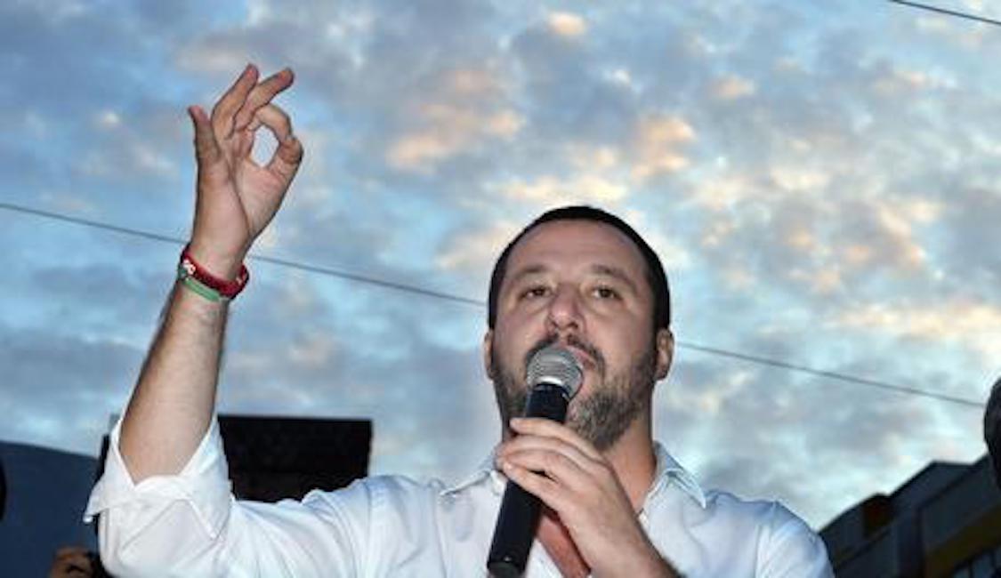 Migranti, Salvini insiste: "Porti sempre chiusi per le Ong, anche per i rifornimenti"