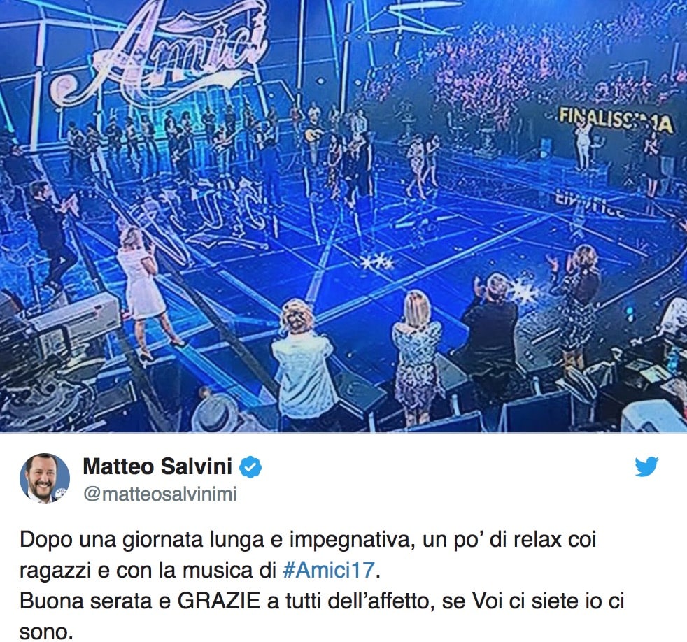 Salvini dopo la "vittoria" dell'Aquarius si rilassa guardando Amici