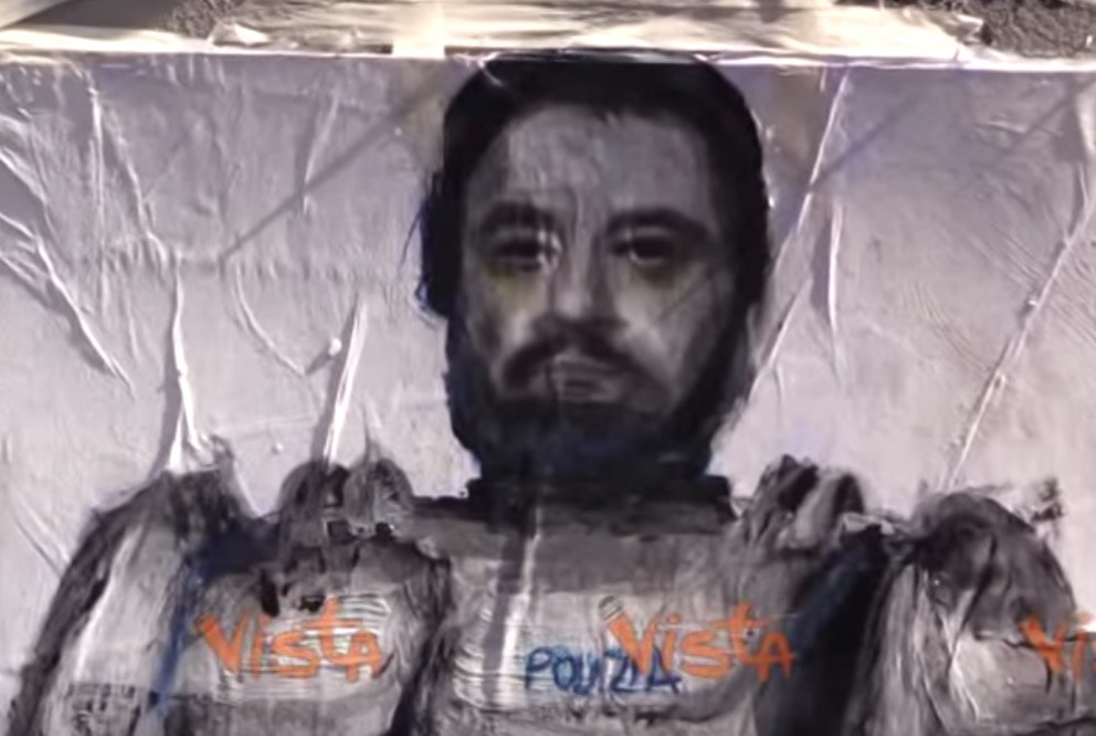 YOUTUBE Salvini versione Robocop sui Navigli di Milano. L'opera di Cristina Donati Meyer