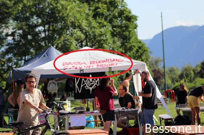 "Salvini muori" e "Salvini mandante di omicidi razzisti": scritte anti ministro a Trento e Bolzano