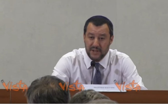 Migranti, Salvini su Sos Guardia costiera