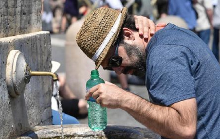 Italia, dal 2000 le temperature sono aumentate in media di 1° (foto Ansa)