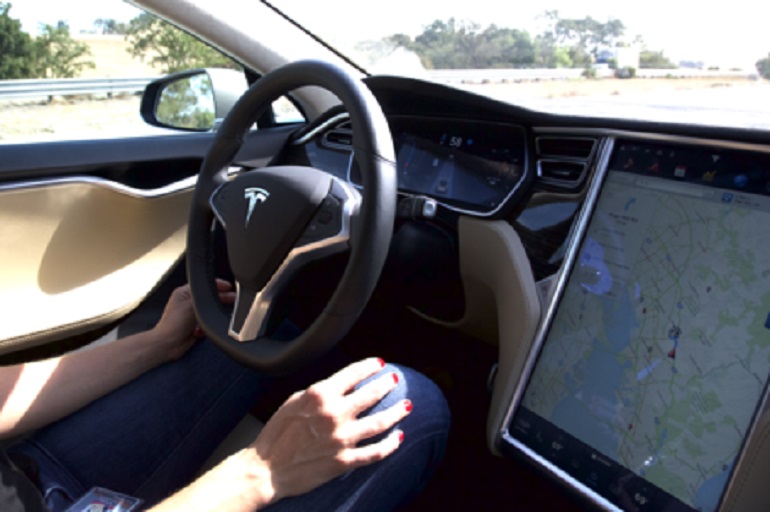 Tesla, l'accusa di Musk dopo gli incidenti: "C'è un sabotatore"