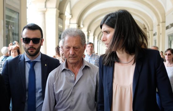 Chiara Appendino con il Giulio, il padre di Erika Pioletti