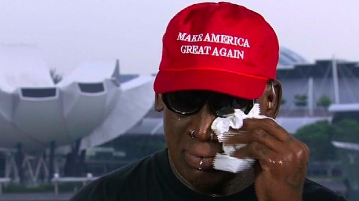 Dennis Rodman, ex giocatore Nba in lacrime per stretta mano Trump Kim Jong-Un