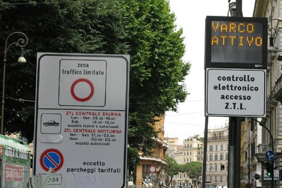 Roma come Milano: si pagherà un pedaggio per entrare in centro con l'auto