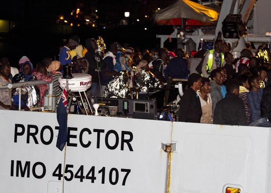 Migranti: dopo aut aut di Conte, Francia e Malta ne prendono 100. Salvini si complimenta