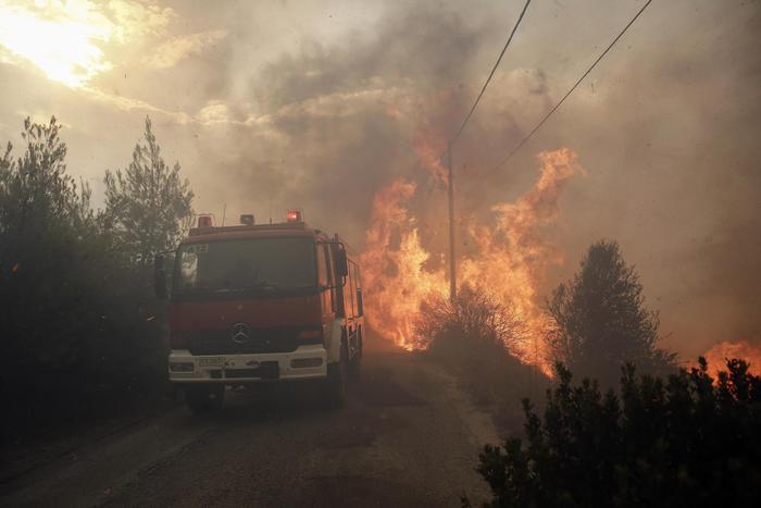 grecia incendi pimormani
