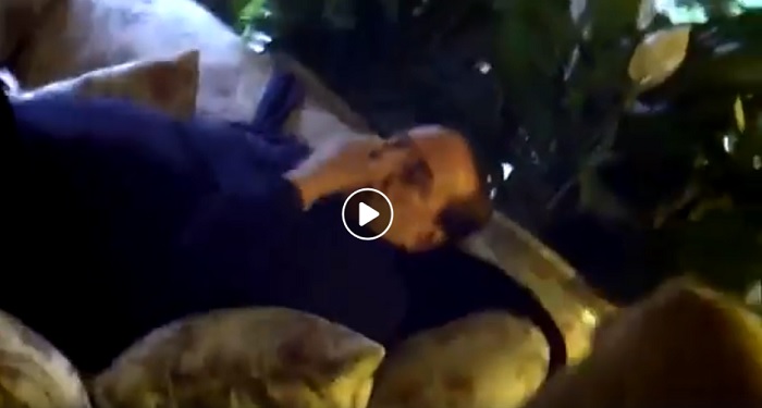 Berlusconi e la frase rubata nel 2011 su Balotelli e la Fico: "Mi fa schifo chi va con un negro" VIDEO