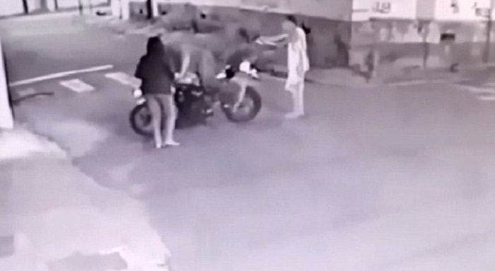 Brasile furto moto poliziotto