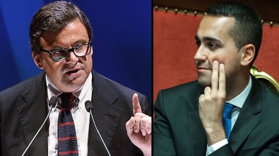 Ilva, Calenda attacca Di Maio: "Dici balle, se hai coraggio annulla la gara"