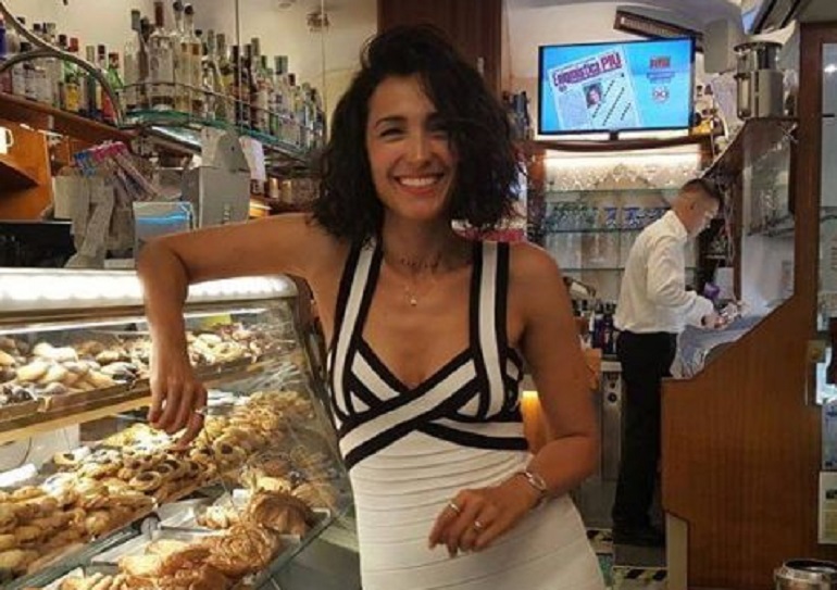 Caterina Balivo in vacanza: "Qualche anno fa facevo l'alba, ora..."