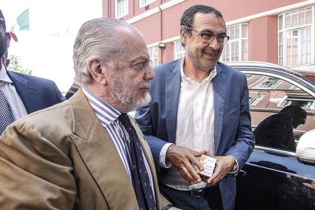 De Laurentiis accusa Sarri: "Voleva smontarmi la squadra, portandola tutta in Inghilterra"