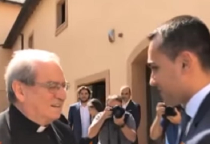 Di Maio al centro Caritas