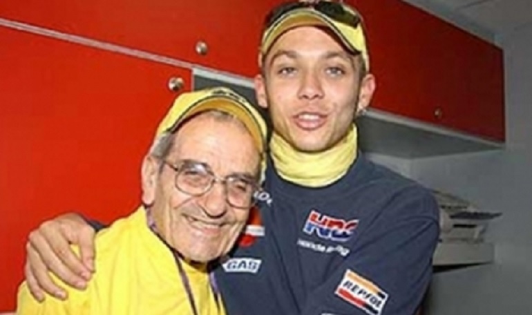 Don Cesare Stefani, è morto il parroco di Tavullia. Il prete che suonava le campane per Valentino Rossi