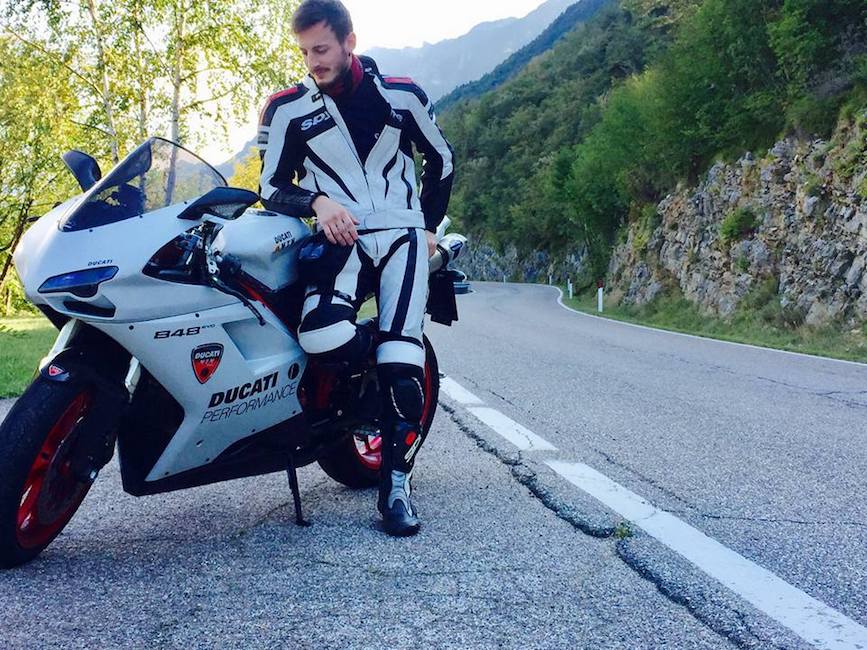 Giovanni Zamperetti, gita con la moto e gli amici in Trentino: sbanda e muore a 26 anni