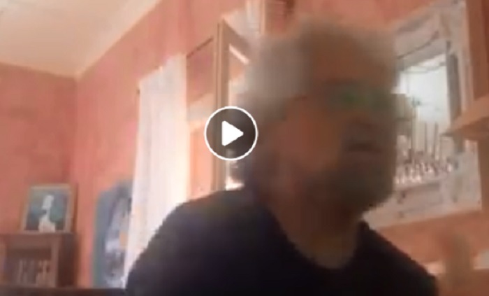 Mondiali 2018, Beppe Grillo: "Ma perché bisogna vedere le partite con 2 che parlano sopra?"