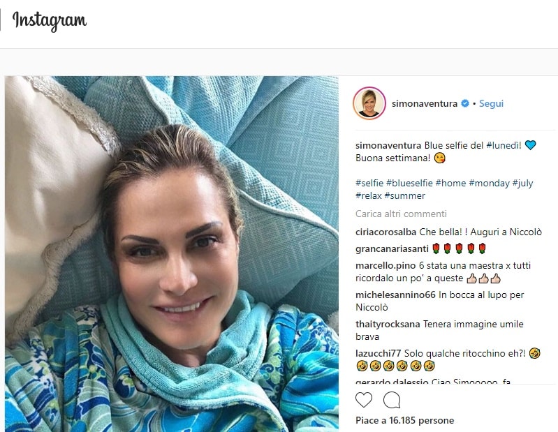 Instagram, Simona Ventura pubblica selfie