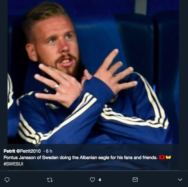 Pontus Jansson provoca Xhaka e Shaqiri con gesto aquila albanese