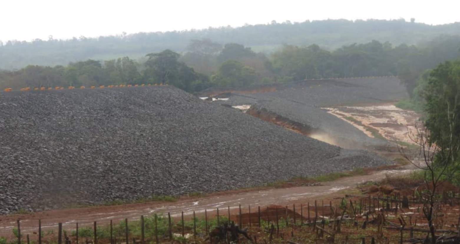 Laos, diga cede e inonda sei villaggi: centinaia di dispersi e "molti morti" - VIDEO