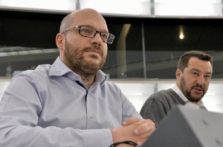 Lorenzo Fontana, il ministro della famiglia: "Stop al riconoscimento dei figli di coppie gay" (foto Ansa)