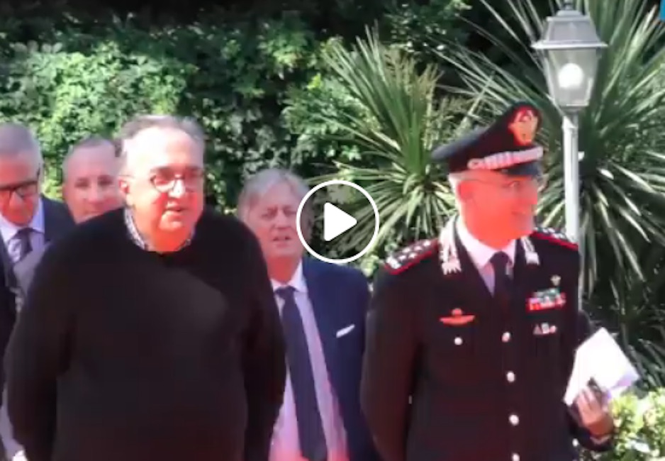 Sergio Marchionne, l'ultima apparizione pubblica: consegna Jeep ai Carabinieri
