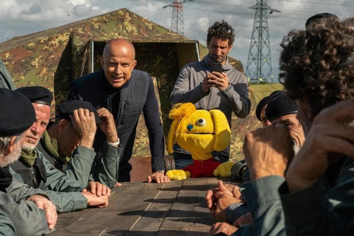 Giorgio Mastrota nella serie tv 'Romolo+Giuly' su Fox