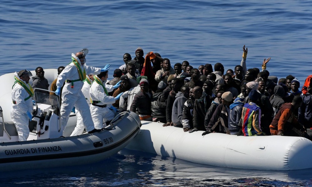 Migranti, Ue pronta a offrire 6mila euro per ogni accolto