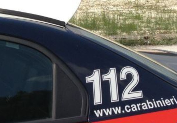 Milano, entra in un negozio e minaccia: "Ho una bomba". Poi viene arrestato (foto Ansa)